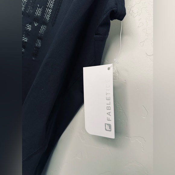 NWT Fabletics Leon Tank Ultra Soft Racerback Performance Top Black SZ XL NWT! - Picture 10 of 16